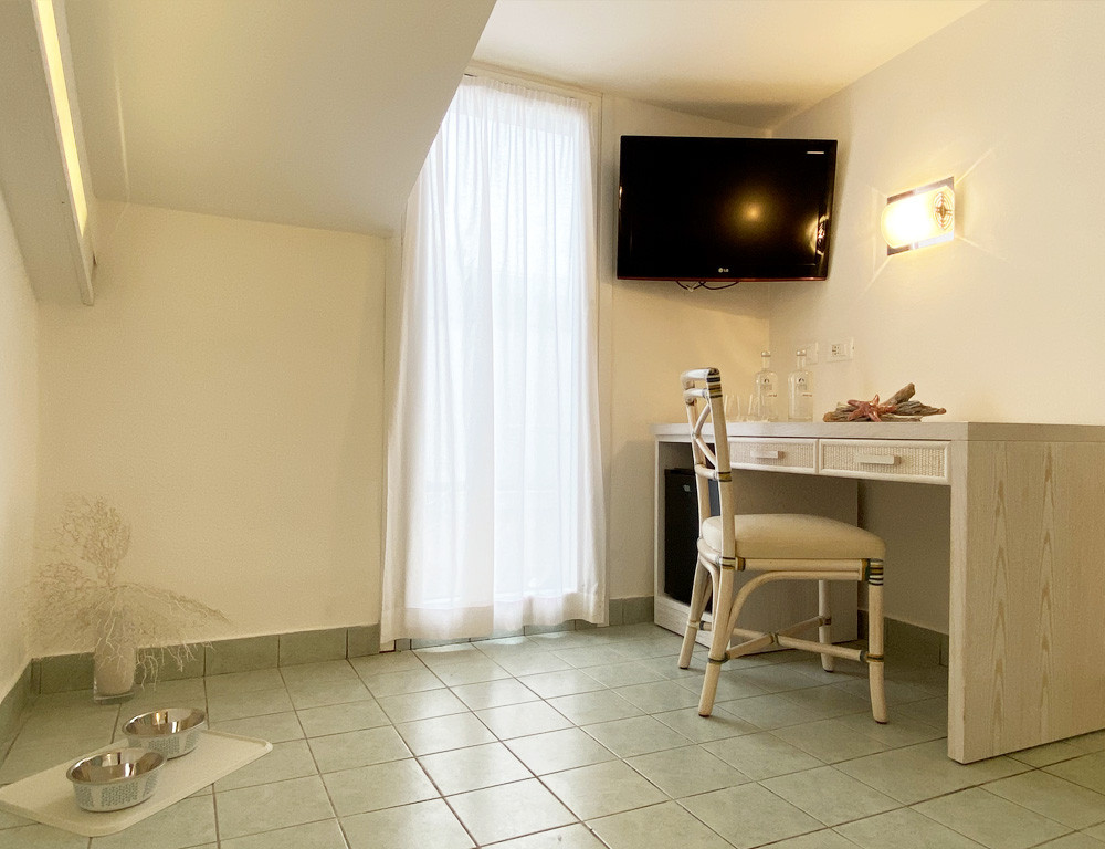 media.Camere-Economy-05-Hotel-Luxor-Cattolica